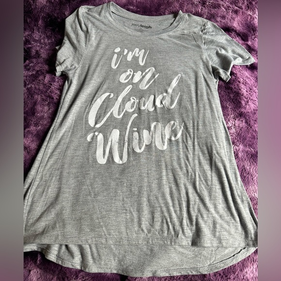 ❌SOLD❌ CLOUD WINE TOP - Picture 1 of 3